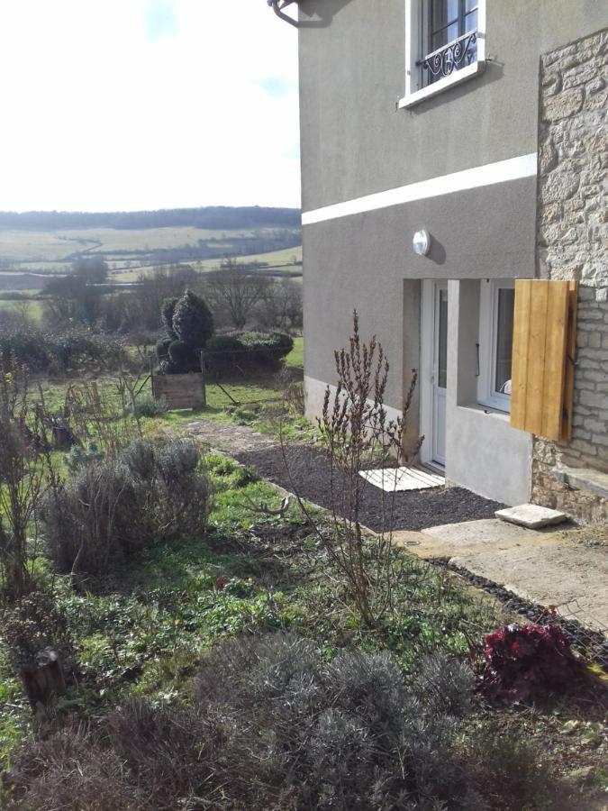 Agreable Chambre Meublee, Vue Sur La Vallee De L'Auxois Villy-en-Auxois Exterior photo